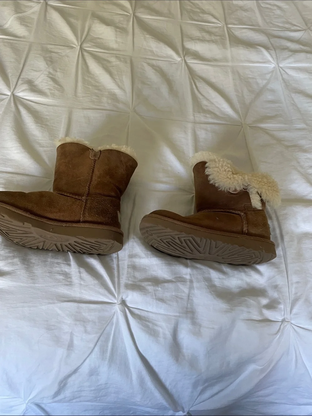 UGG Kids Chestnut Suede Shearling-Lined Boots